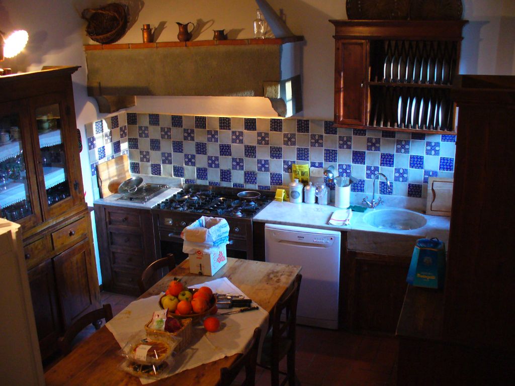 236_casa_rossa_kitchen.jpg