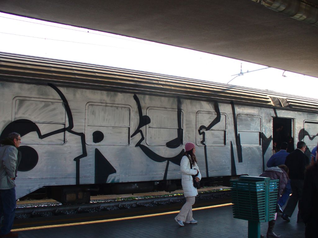 481_graffiti_train.jpg
